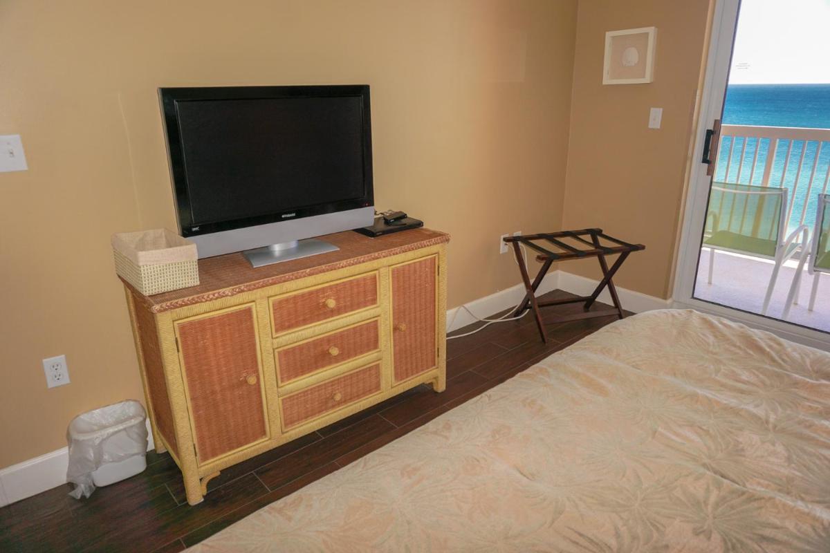Popular attractions Area Nearby Property